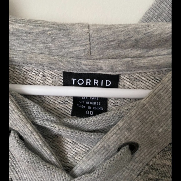 Torrid | Gray Lace Up Cropped Hoodie Sweatshirt - Picture 4 of 6